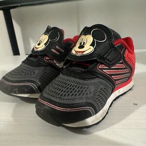 Disney Junior Mickey Mouse Finger Hand Toddler Size 7 Red Black  Shoes